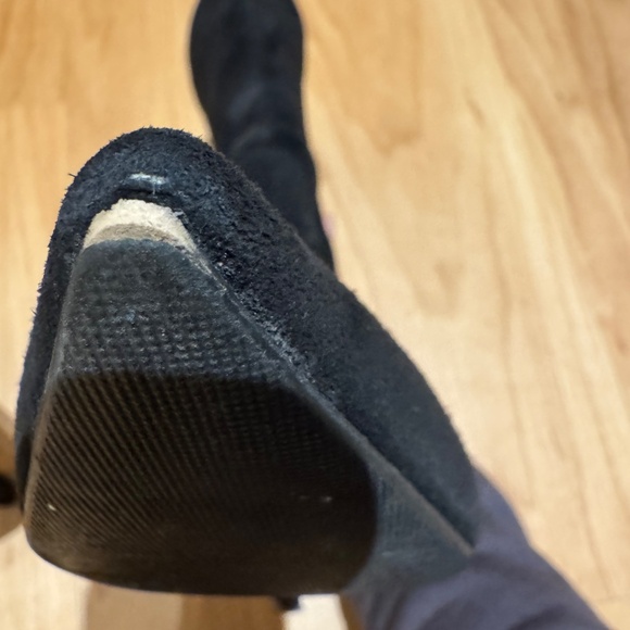 Stuart Weitzman - Picture 7 of 7